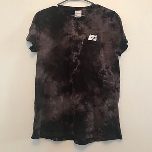 grey and black tie-dye shirt w/ middle finger cat